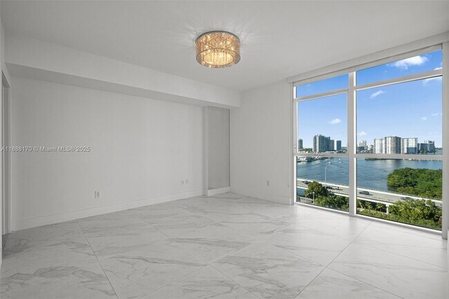 Building Photo - 400 Sunny Isles Blvd