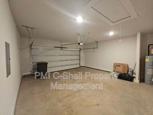 Building Photo - 6047 Twenty One Oaks Dr