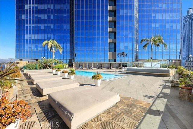 Building Photo - 1100 Wilshire Blvd