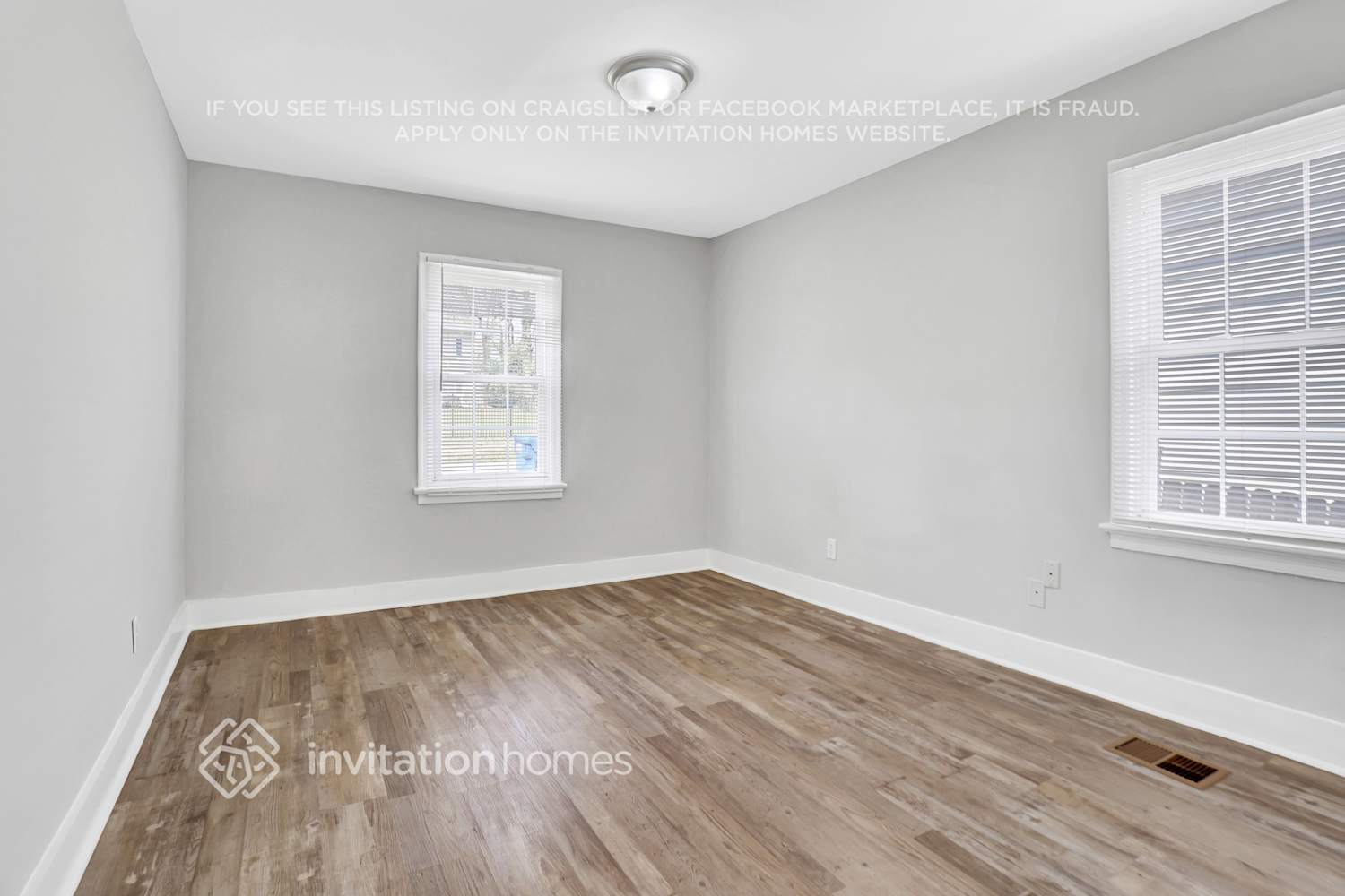 Building Photo - 981 Moreland Dr SE