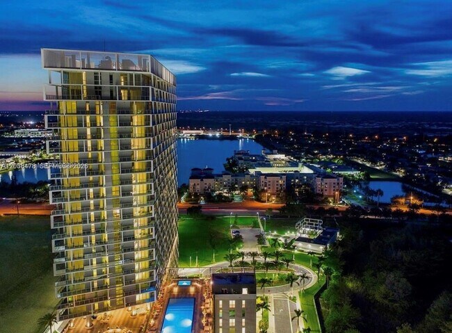 Building Photo - 2000 Metropica Wy