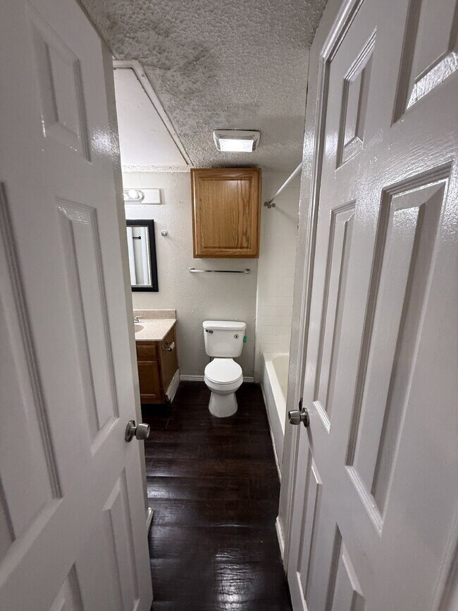 Building Photo - 9601 Forest