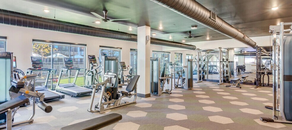 Building Photo - 8153 Beaver Dm St