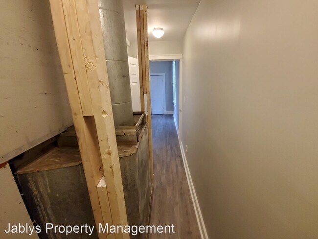 Building Photo - 3 br, 1 bath House - 902 Park Ave