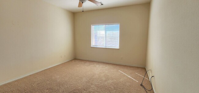 Building Photo - Spacious 5-Bedroom Home in Gated Las Vegas Community