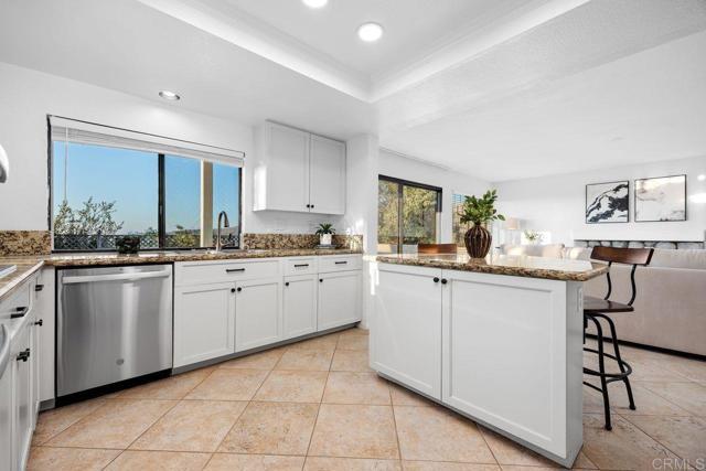 Building Photo - 9346 Laurentian Dr