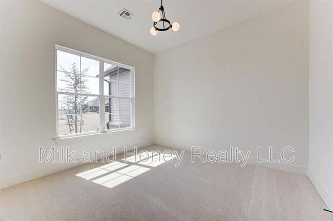 Building Photo - 1007 River View Dr