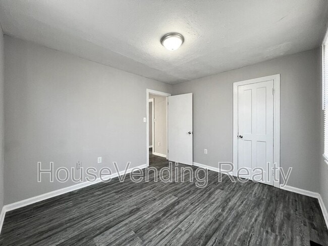 Building Photo - 1755 Dalton St