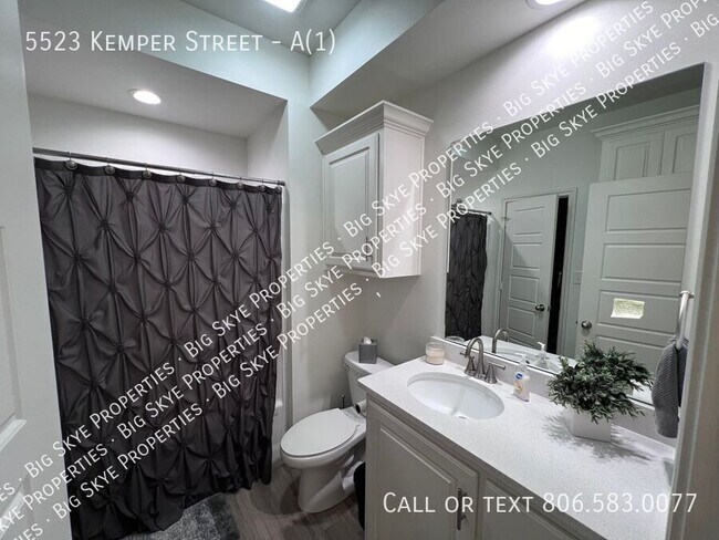 Building Photo - 5523 Kemper St