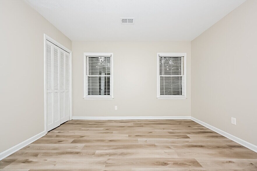 Building Photo - 120 Tanglewood Dr