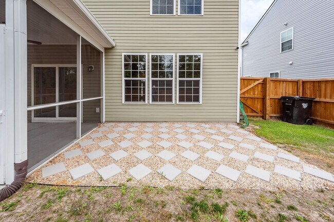 Building Photo - 3 Bedroom, 2.5 Bathroom Home in Hunters Bend - Ladson
