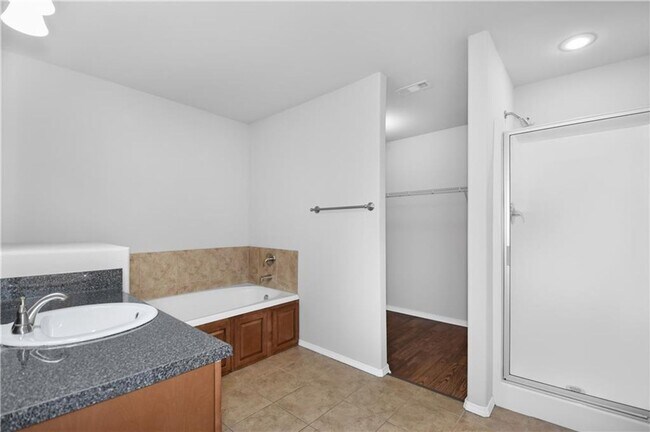 Building Photo - Great home near Bentonville West