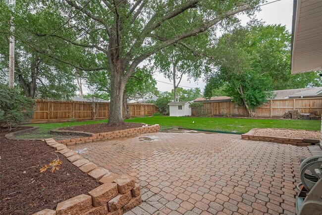 Building Photo - 11431 Landsdowne Dr
