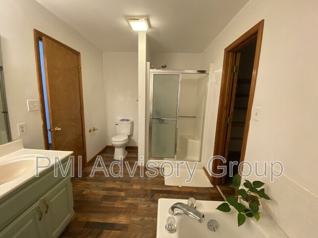 Building Photo - 5435 SW Urish Rd
