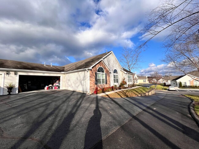 Building Photo - Stunning Three bedroom Villa in The Villas at Peppers Ferry – A Must-See!