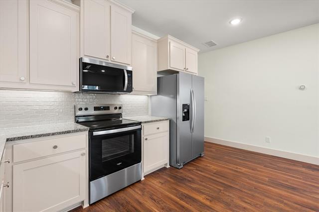 Building Photo - 504 E Kimball St