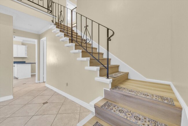 Building Photo - 175 Masters Ave