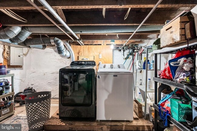 Building Photo - 538 S Adams St