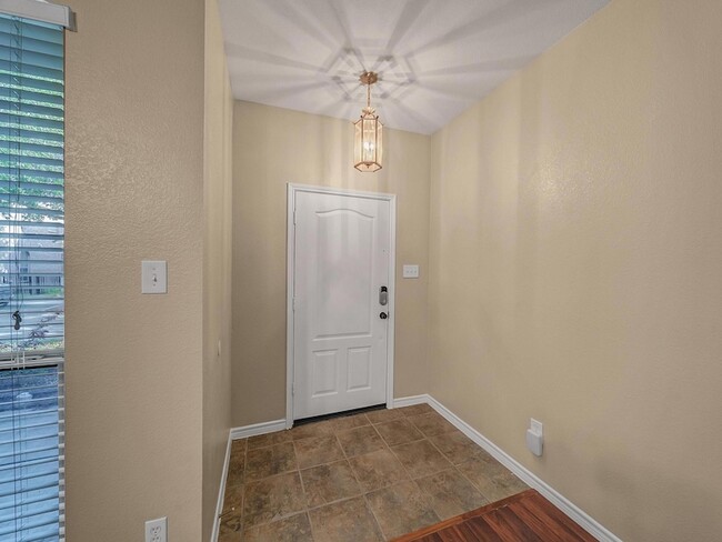 Building Photo - 6837 Livorno Ln