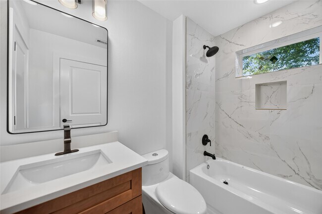 Building Photo - 316 C Walthall Dr