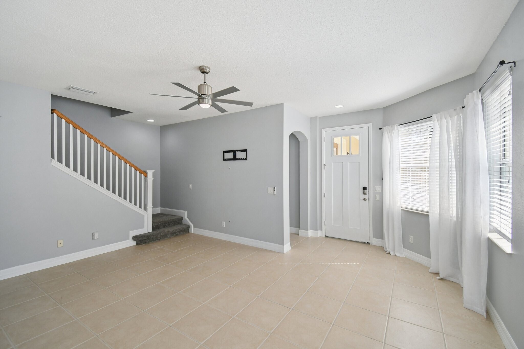 Building Photo - 531 Hedgewood Dr