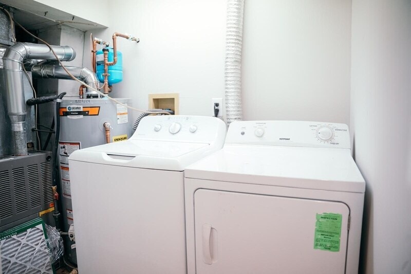 Building Photo - 916 W Lombard St