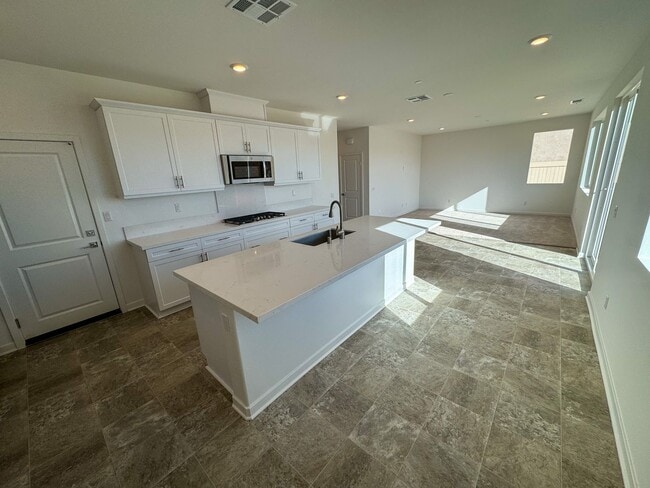 Building Photo - 5 bedroom Murrieta home for LEASE!
