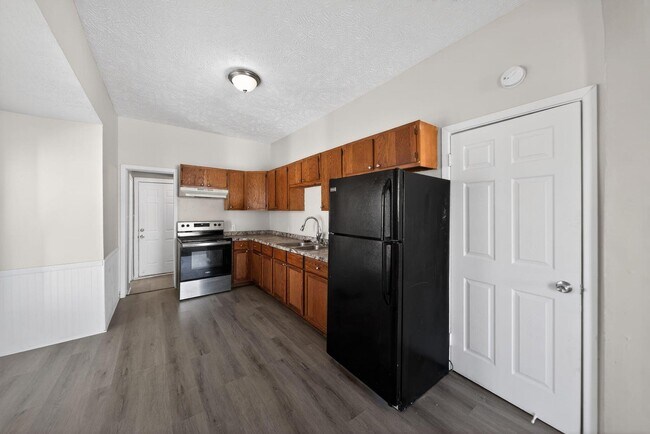 Building Photo - 2117 6th Ave