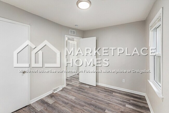 Building Photo - 12782 Couwlier Ave