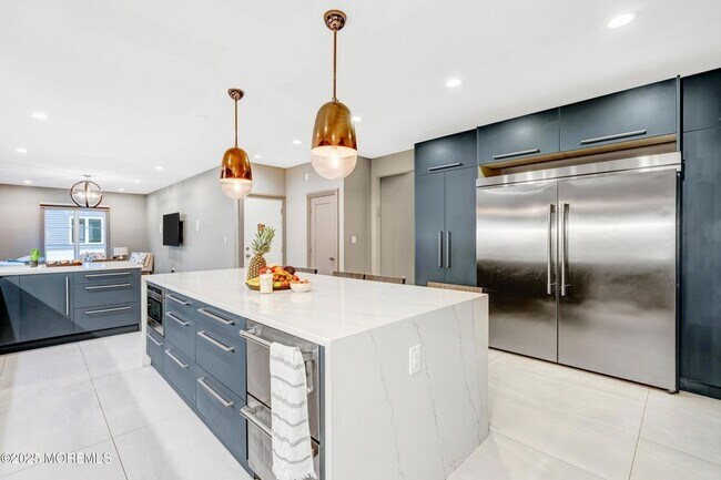 Building Photo - 450 Wells Ave