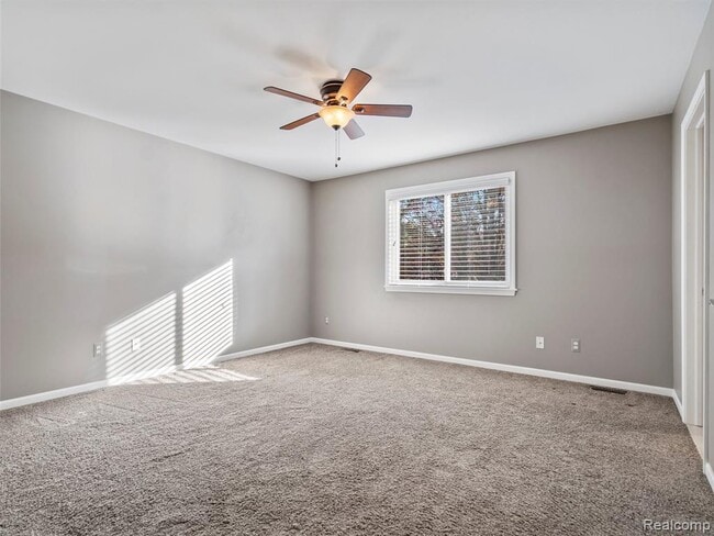 Building Photo - 987 Fairledge St