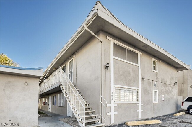 Building Photo - 304 Orland St