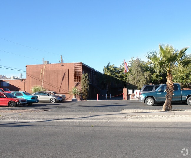 Primary Photo - 4651 Titanic Ave
