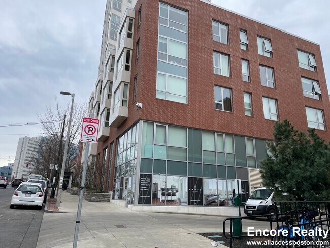 Building Photo - 10 S Huntington Ave