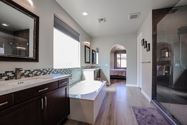 Building Photo - 15626 W Campbell Ave