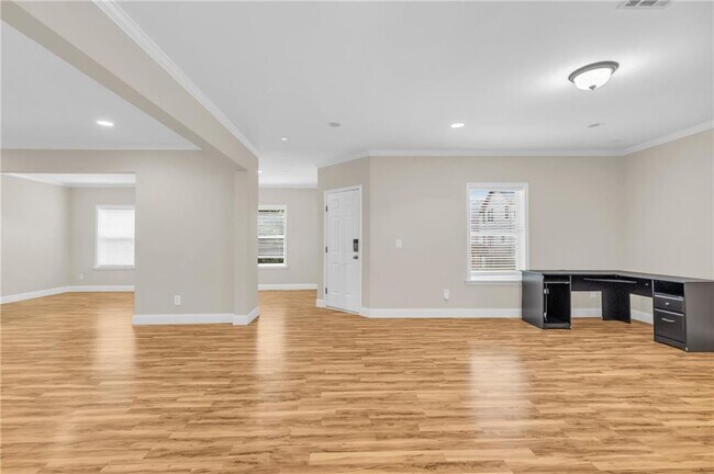Building Photo - 3295 Carrick Rd