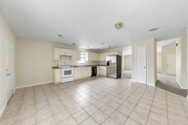 Building Photo - 5315 Tommye St