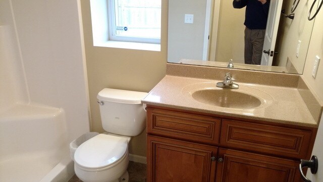 Building Photo - 4 bedroom, 3 bath home on quiet Cul-de-sac...