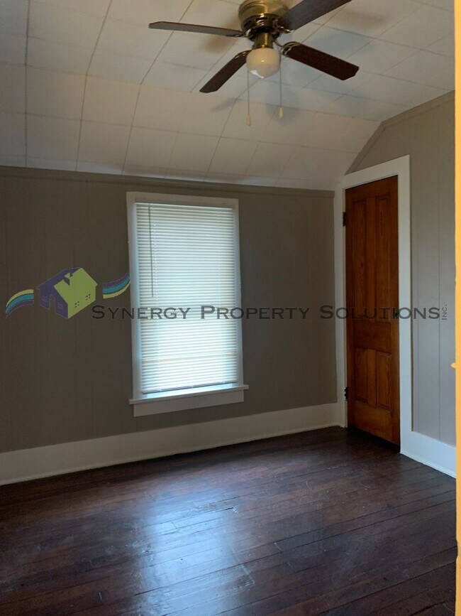 Building Photo - Galion Home