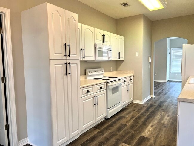 Building Photo - 1311 Treasure Cove