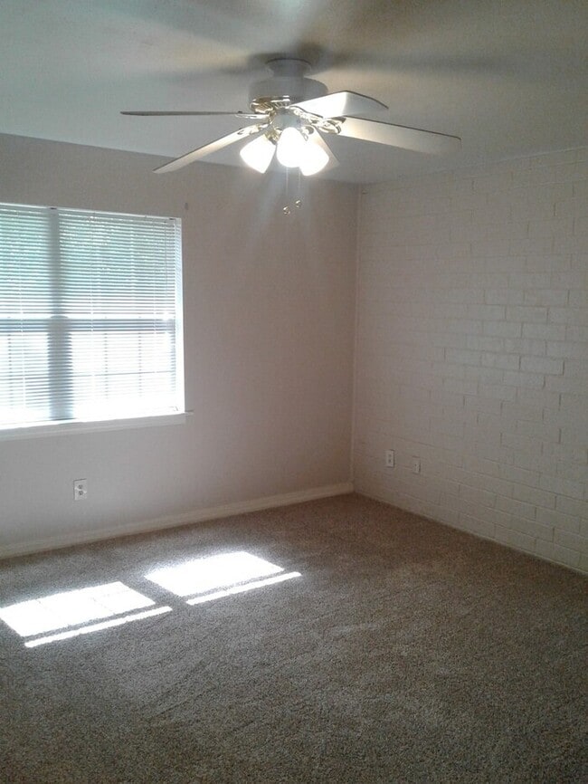 Building Photo - **Village Green Subdivision**