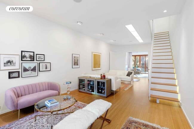 Building Photo - 112 W 118th St