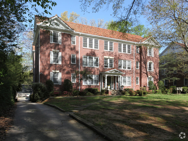 Primary Photo - The Manor on Briarcliff