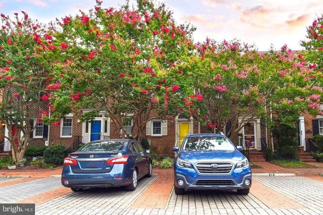 Building Photo - 515 Tobacco Quay