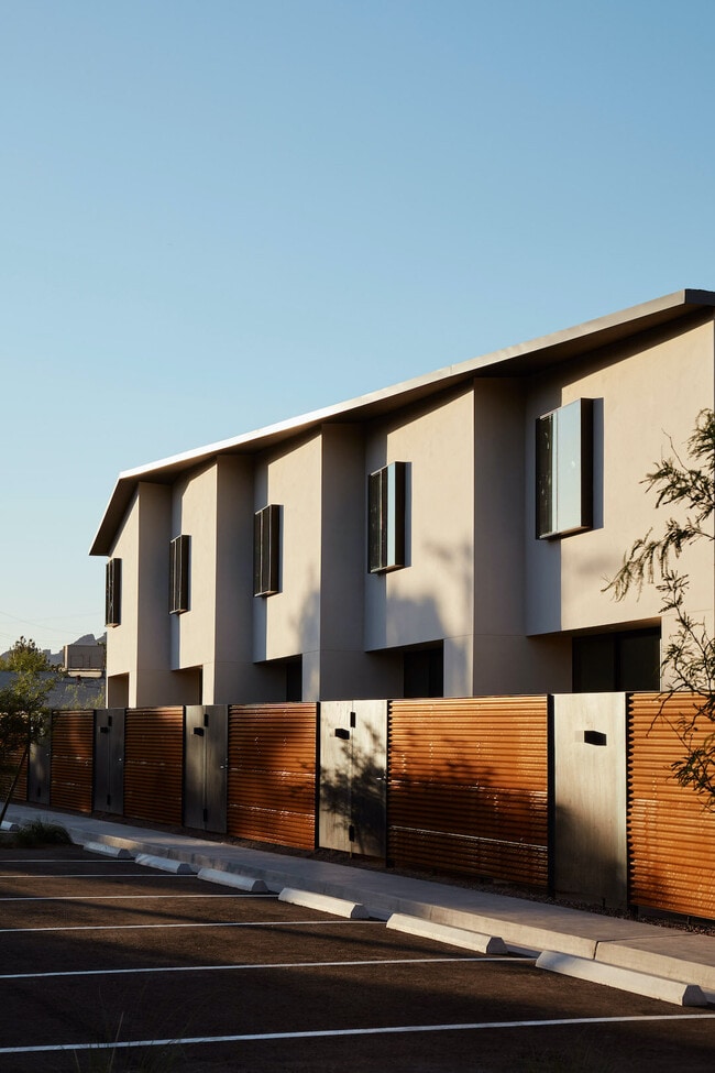 Building Photo - The Hollyhock