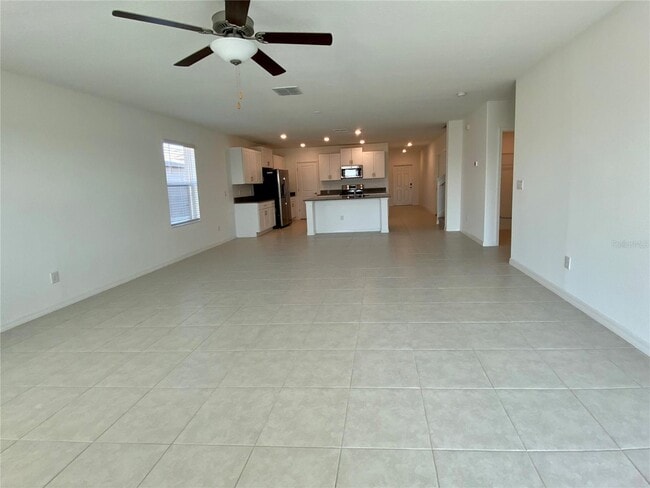 Building Photo - Stunning 5 Bed/2.5 Bath Home in Wesley Chapel with 2869 sq ft - Must See!