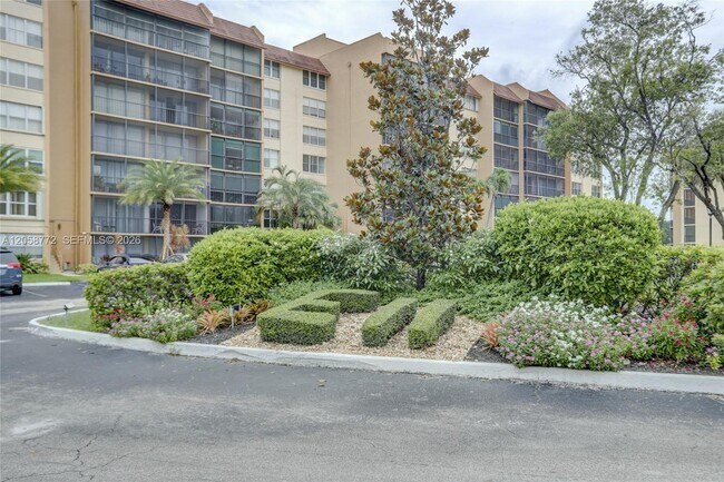 Building Photo - 3821 Environ Blvd