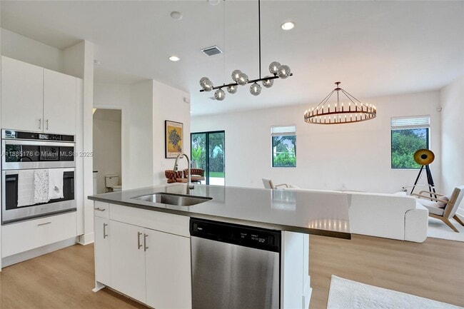 Building Photo - 13145 Addilyn Ct