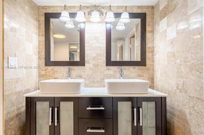 Building Photo - 20879 W Country Club Dr