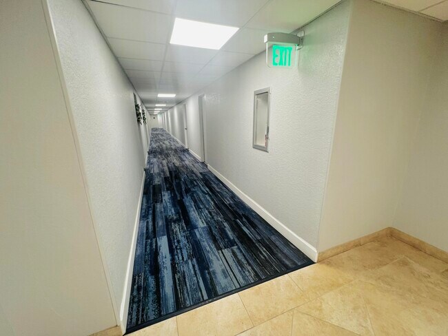 Building Photo - 1000 River Reach Dr